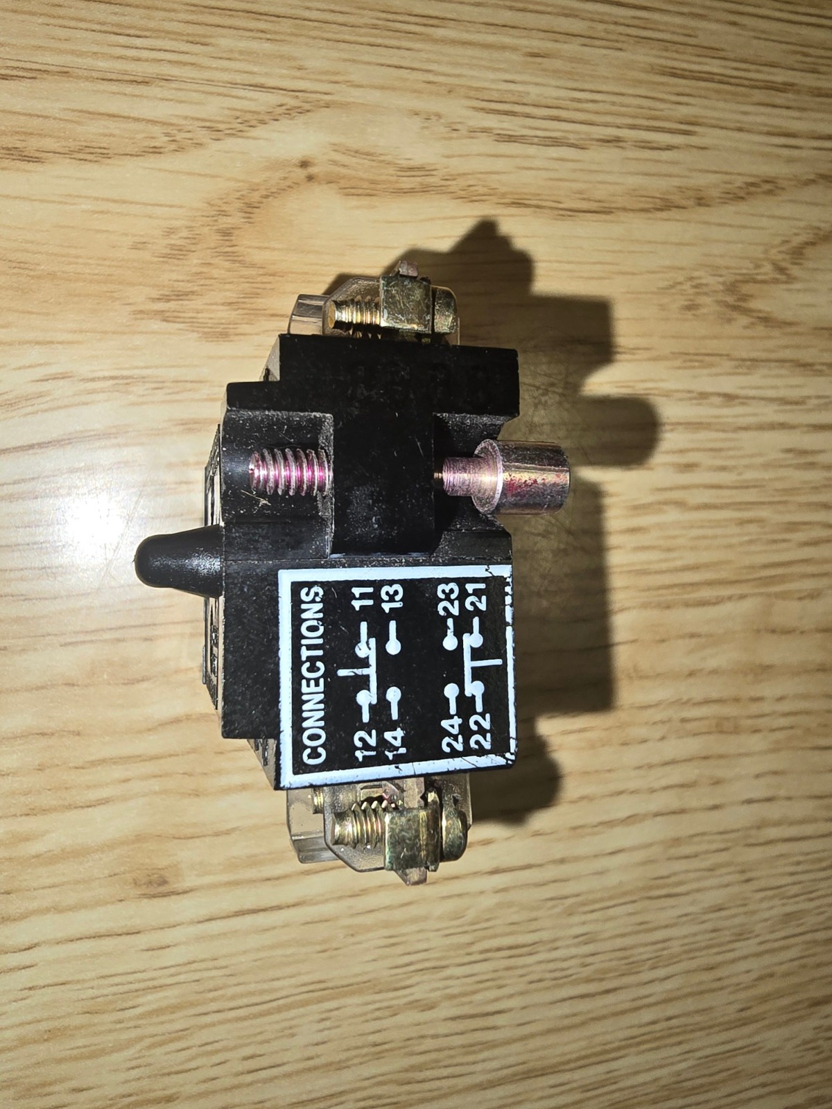 CUTLER HAMMER 10250T 91000T 2NO, 2NC CONTACT BLOCK