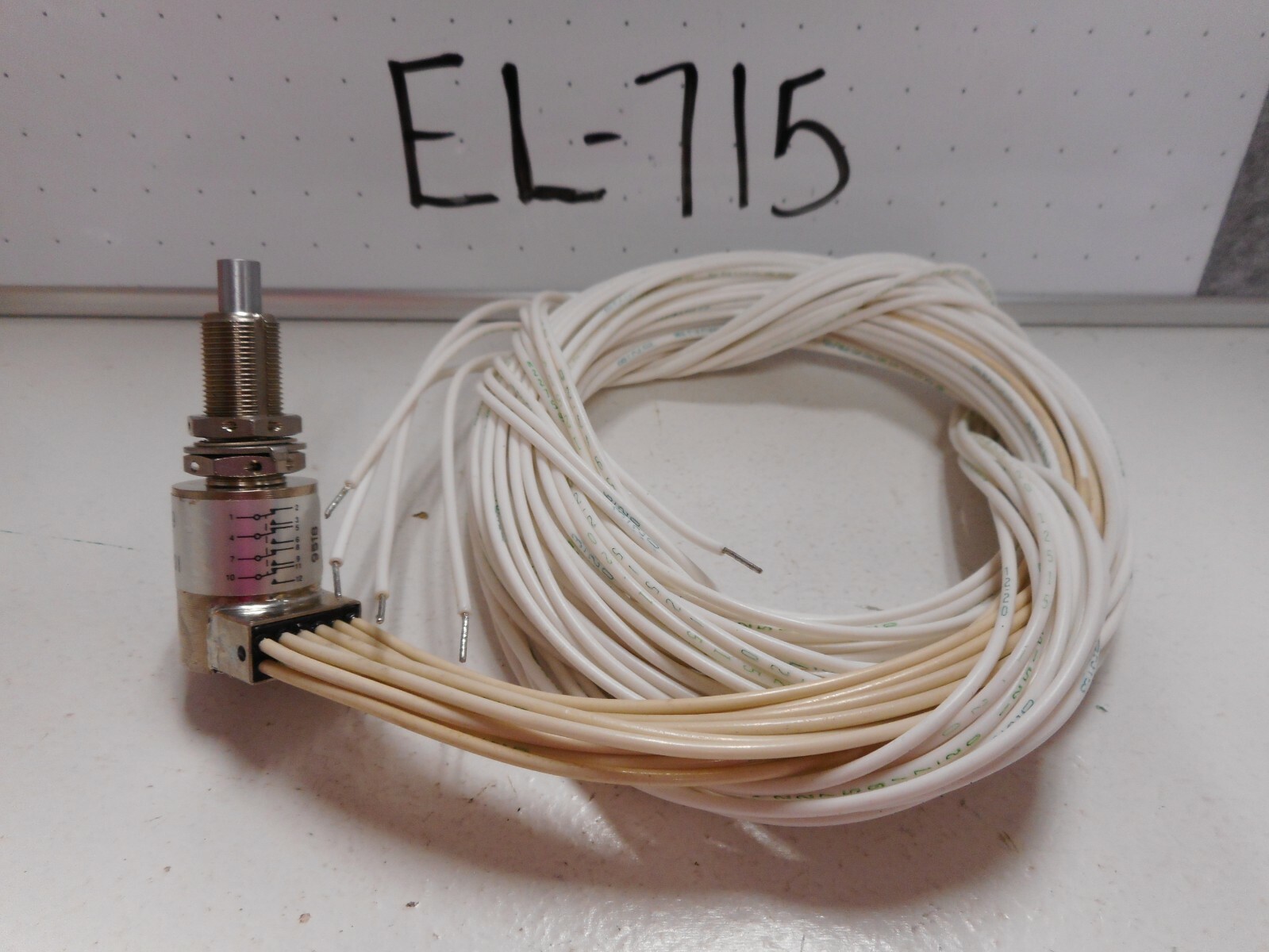NOS M8805/104-001 MIL-SPEC SEALED SWITCH