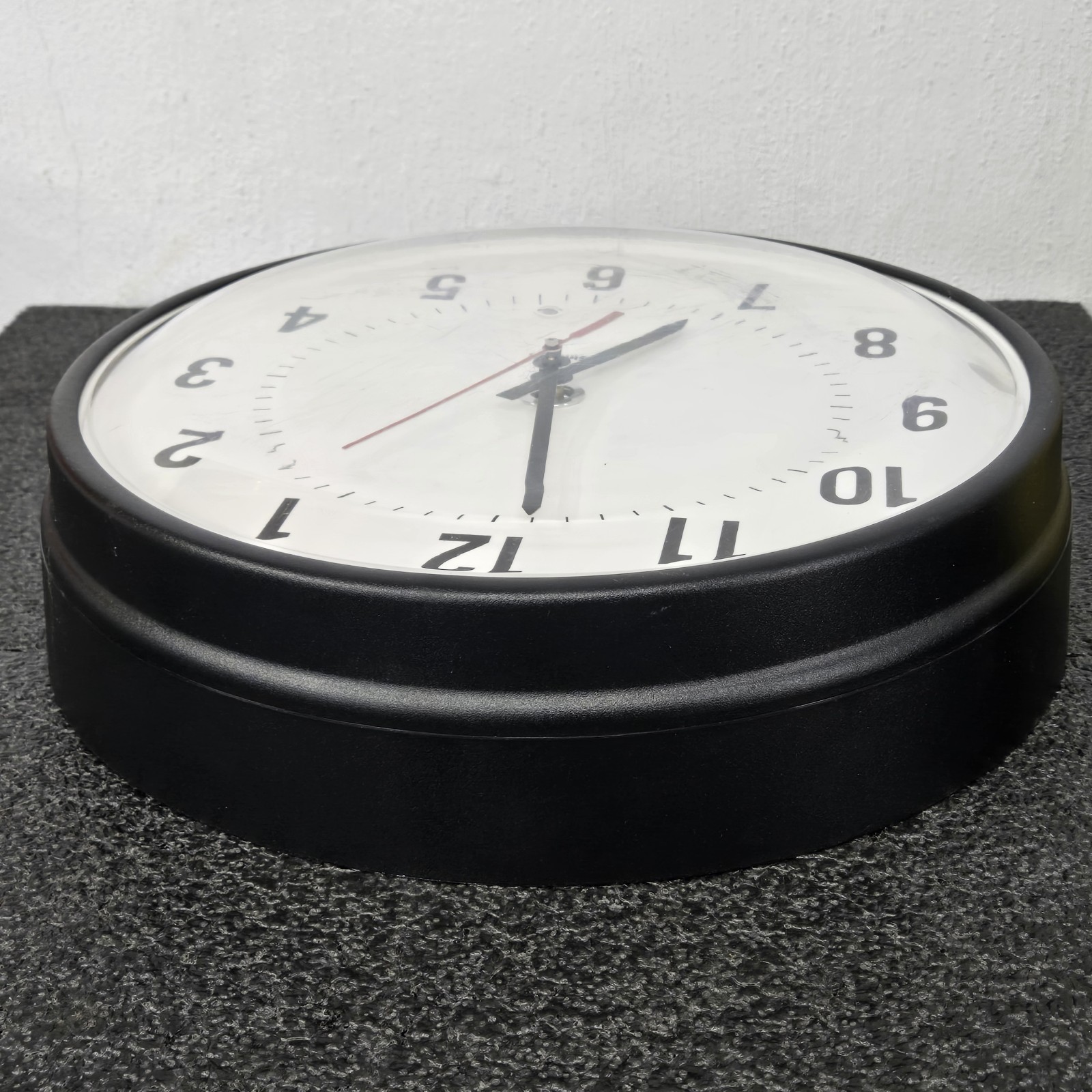 Used Simplex 12″ Synchronized Clock 115VAC 6310-9221 Surface Mount 0643512