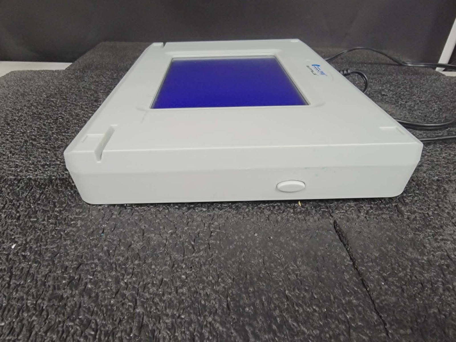 Accuris E4000 SmartBlue Transilluminator Full-Size Blue LED Transilluminator