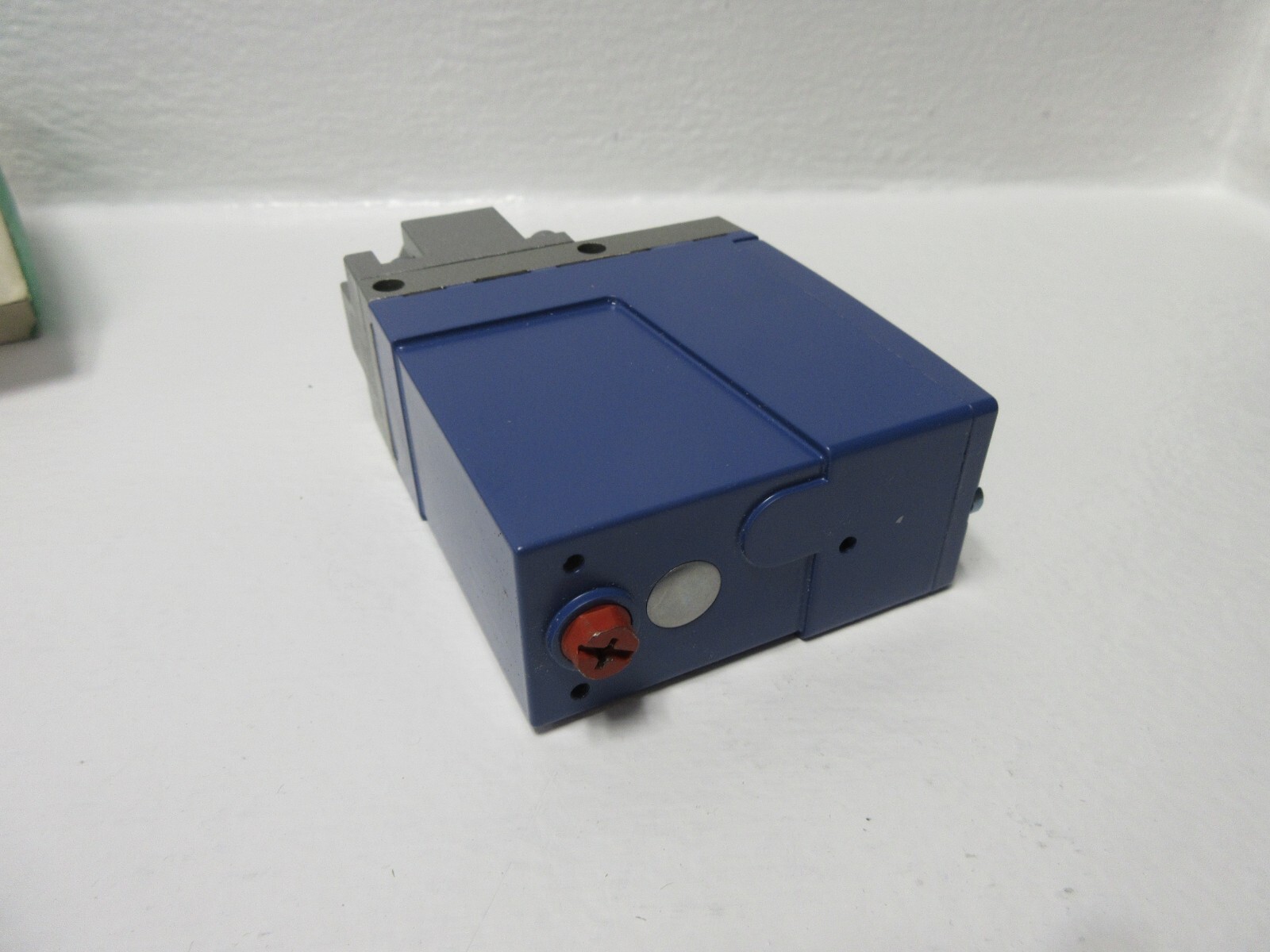 TELEMECANIQUE XMLA020A2S11 NEW PRESSURE SWITCH XMLA020A2S11
