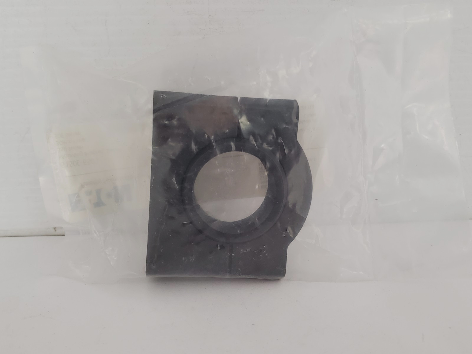 EATON 6150E-6503 MOUNTING BRACKET 30mm HOLE SERIES A1 NIB