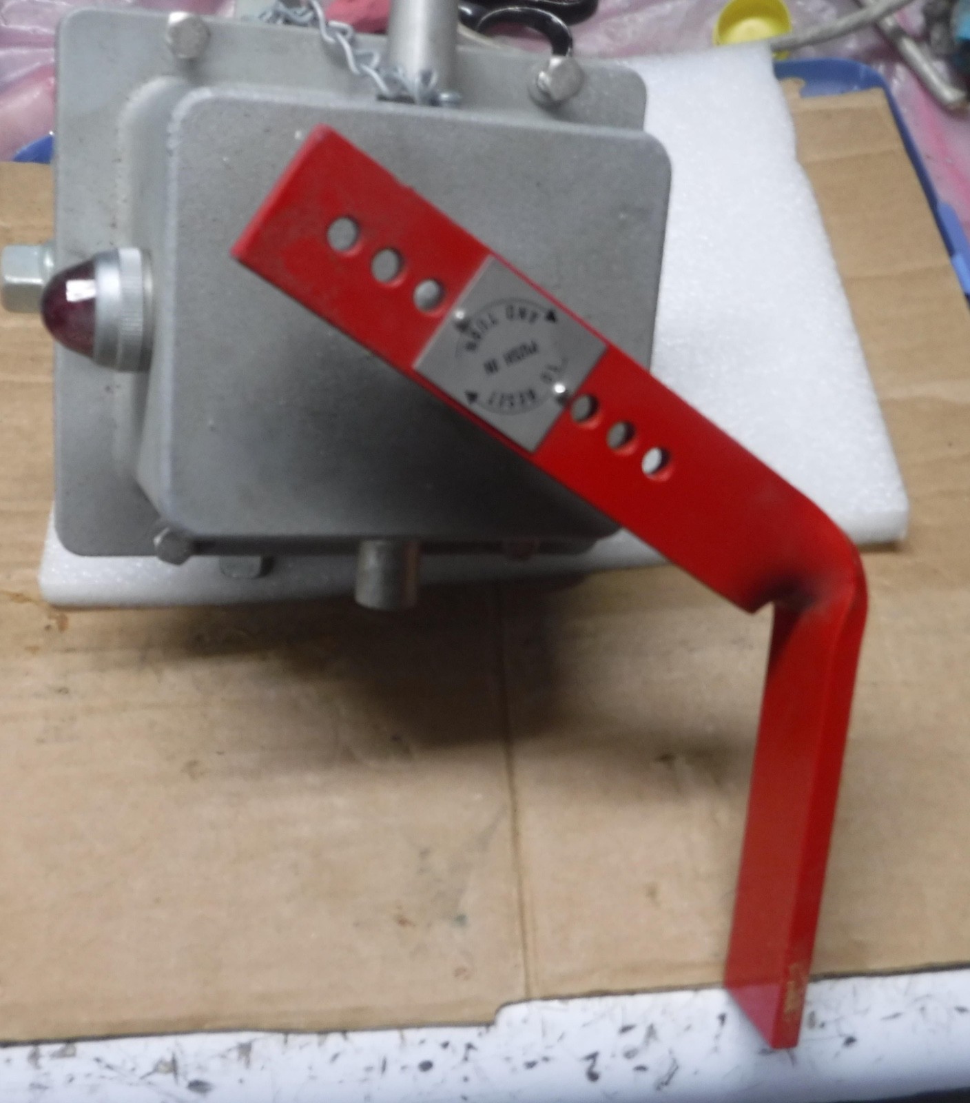RAINTIGHT ENCLOSURE RS-2L-24V UNINSTALLED COND. FREE SHIPPING