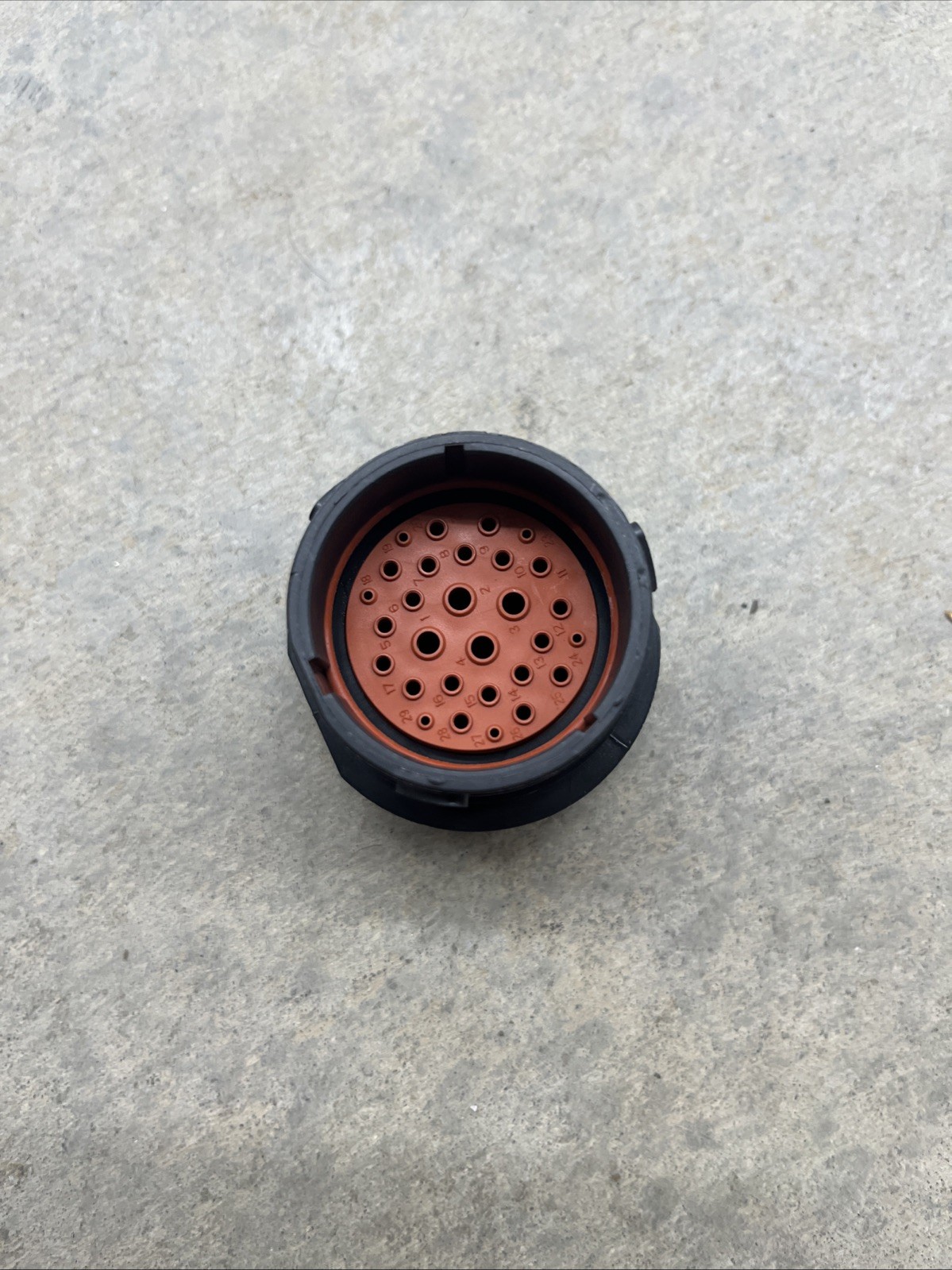 TE Connectivity Deutsch HDP24-24-29PE Automotive Connector Circular BLUE E-SEAL