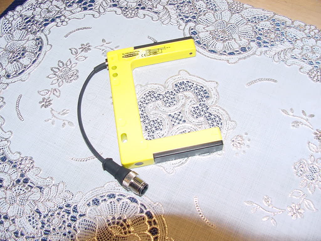 Banner SLM80B6QPMA, 75032, Metal Fixed-Distance Slot Sensor, 10–30 VDC, NEW