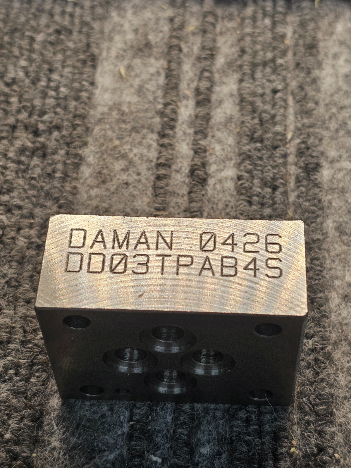 Daman DD03TPAB4S Continuous-Cast Aluminum Parallel Manifold 3/8″ NPTF Port