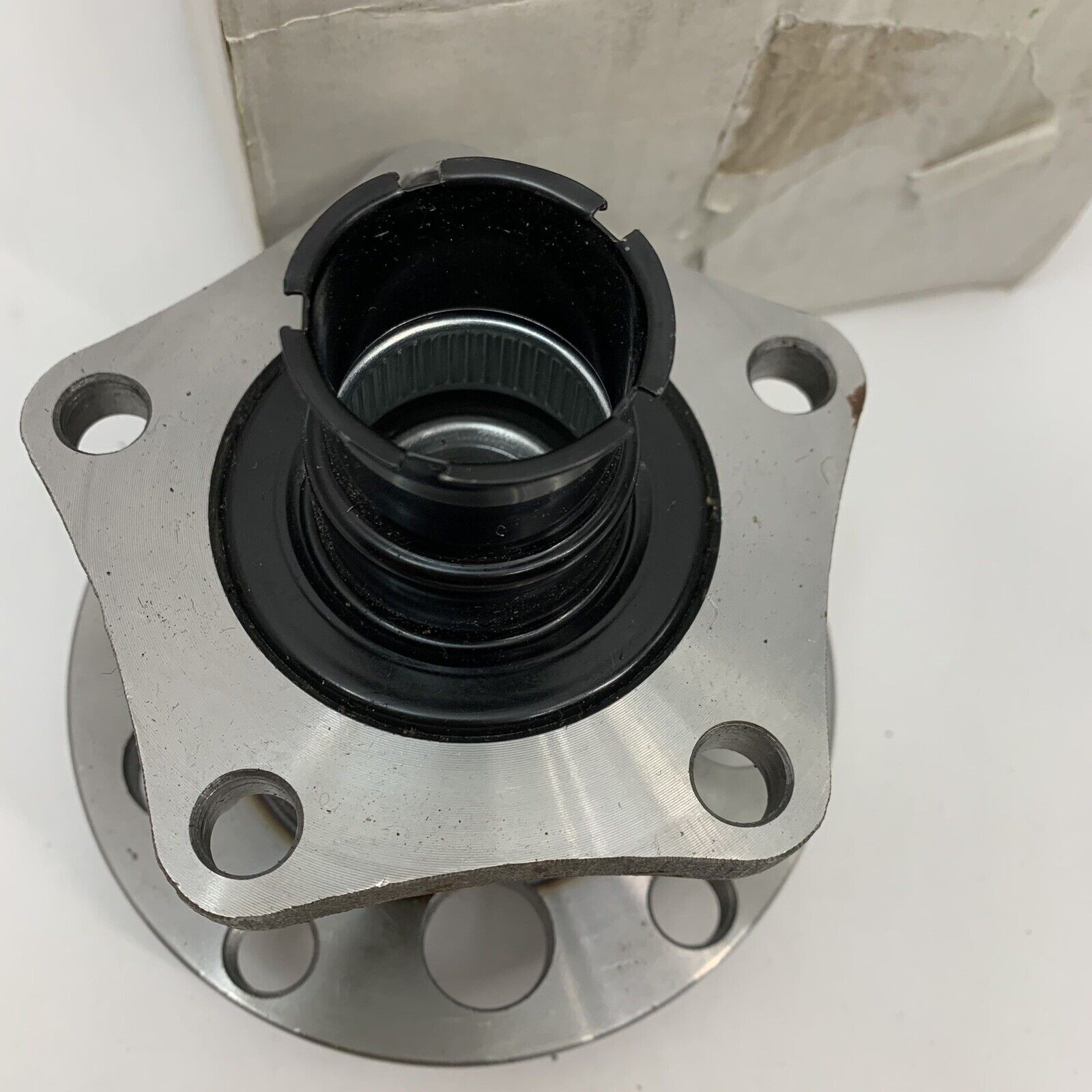 Wheel Hub Assembly with Bearings for Volkswagen Passat Audi A6 In Box