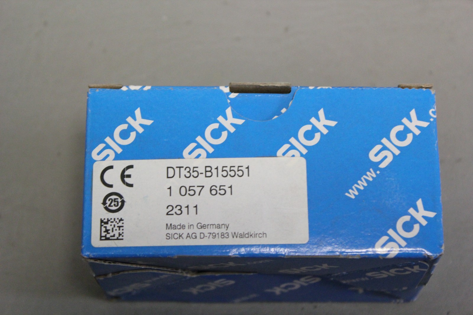 NEW SICK LASER DISTANCE SENSOR DT35-B15551
