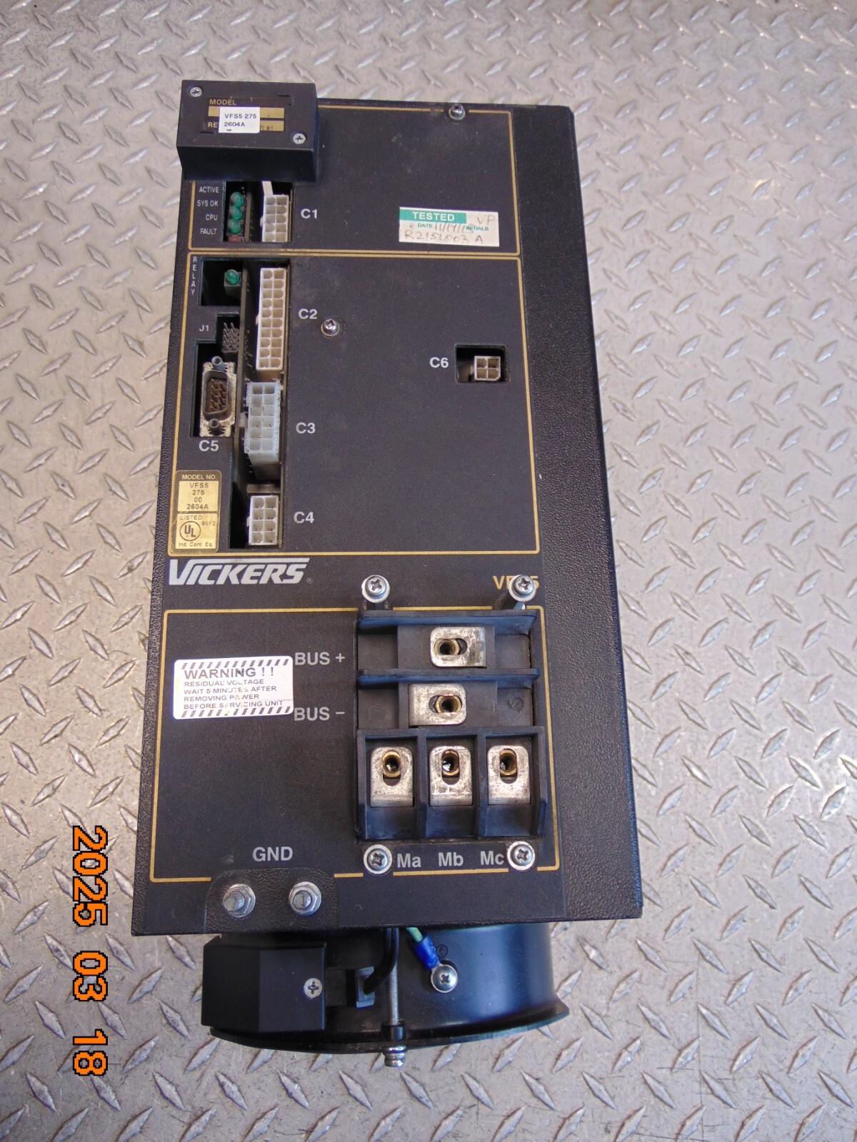 VICKERS VFS5-275-00 2604A DRIVE missing screws