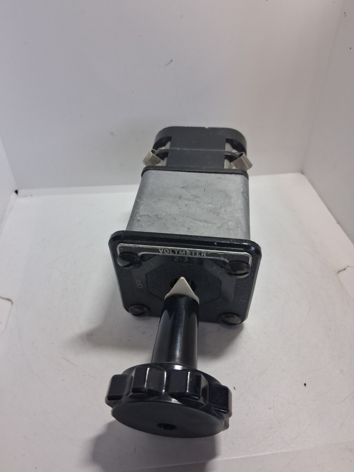 GENERAL ELECTRIC 10AA004. VOLTMETER CONTROL SWITCH 4 POSITION TYPE SBM