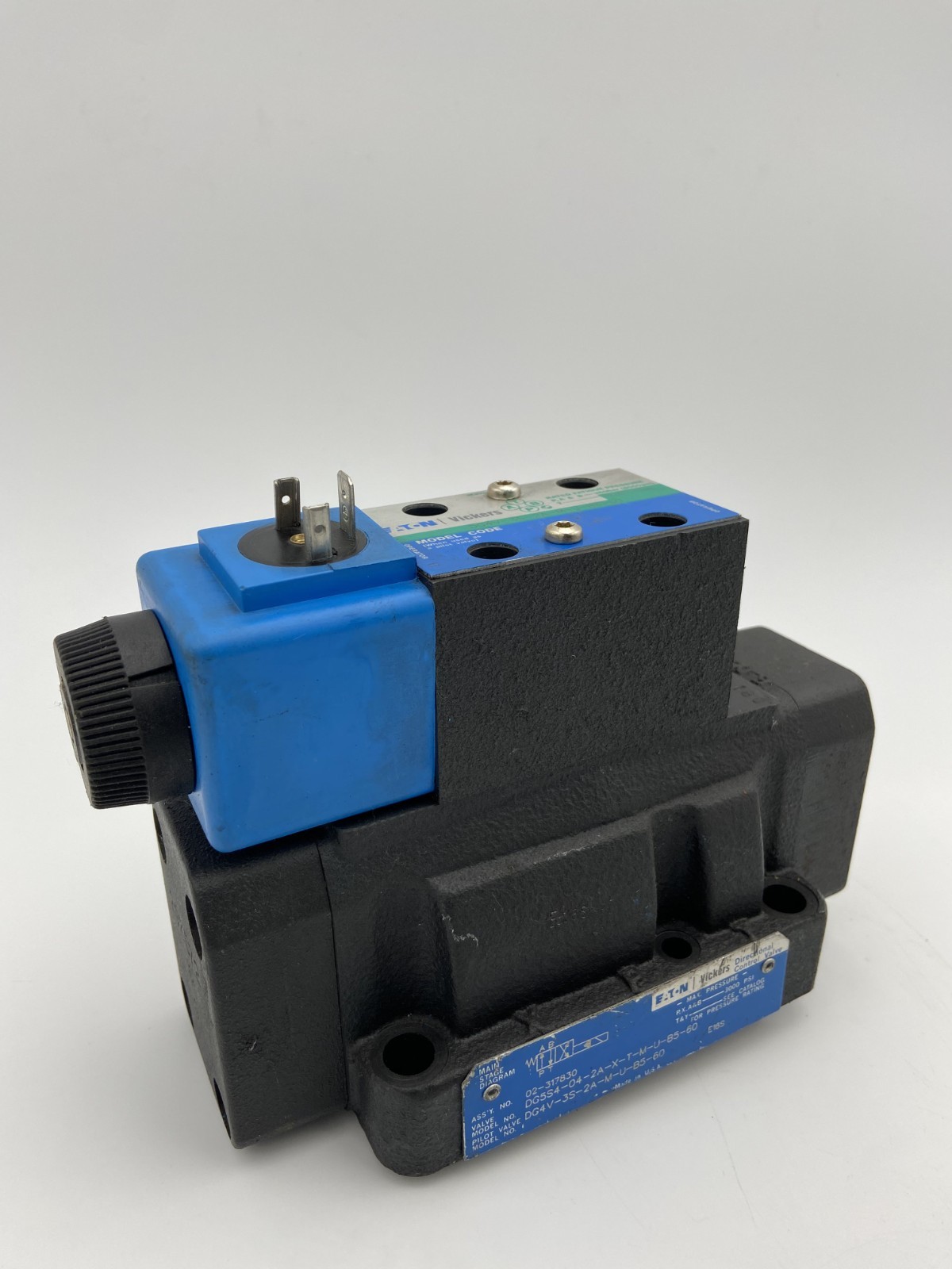 EATON | Vickers – Directional Control- 02-317830, DG5S4 042A X T M U B5 60 -New