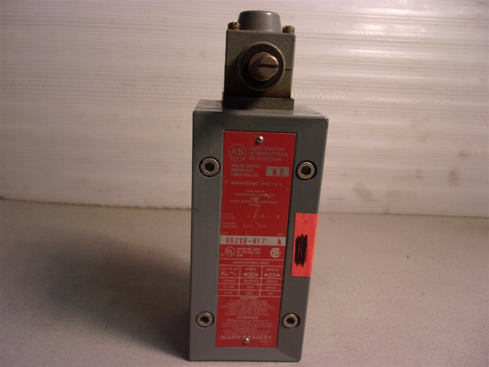 Allen Bradley DE Position Type 749 Limit Switch *FREE SHIPPING*