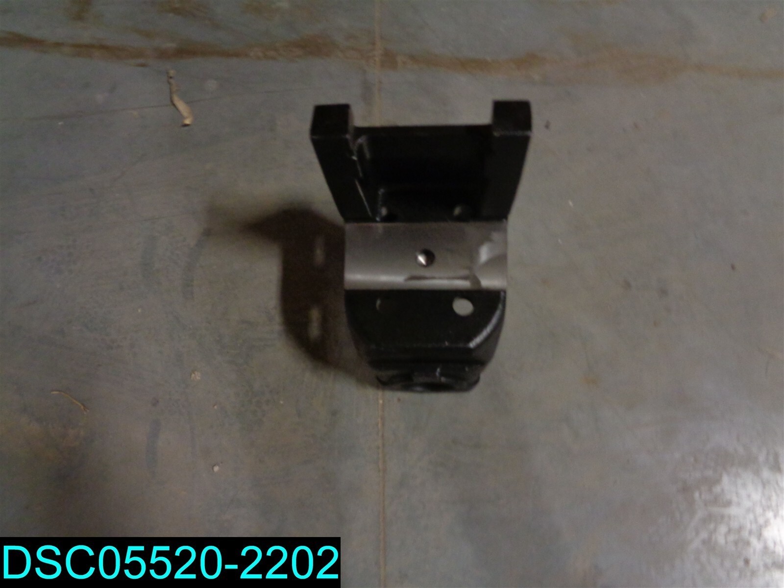 HENDRICKSON 31017-096L 17-1/2″ X 10-1/8″ Saddle Assembly Saddle