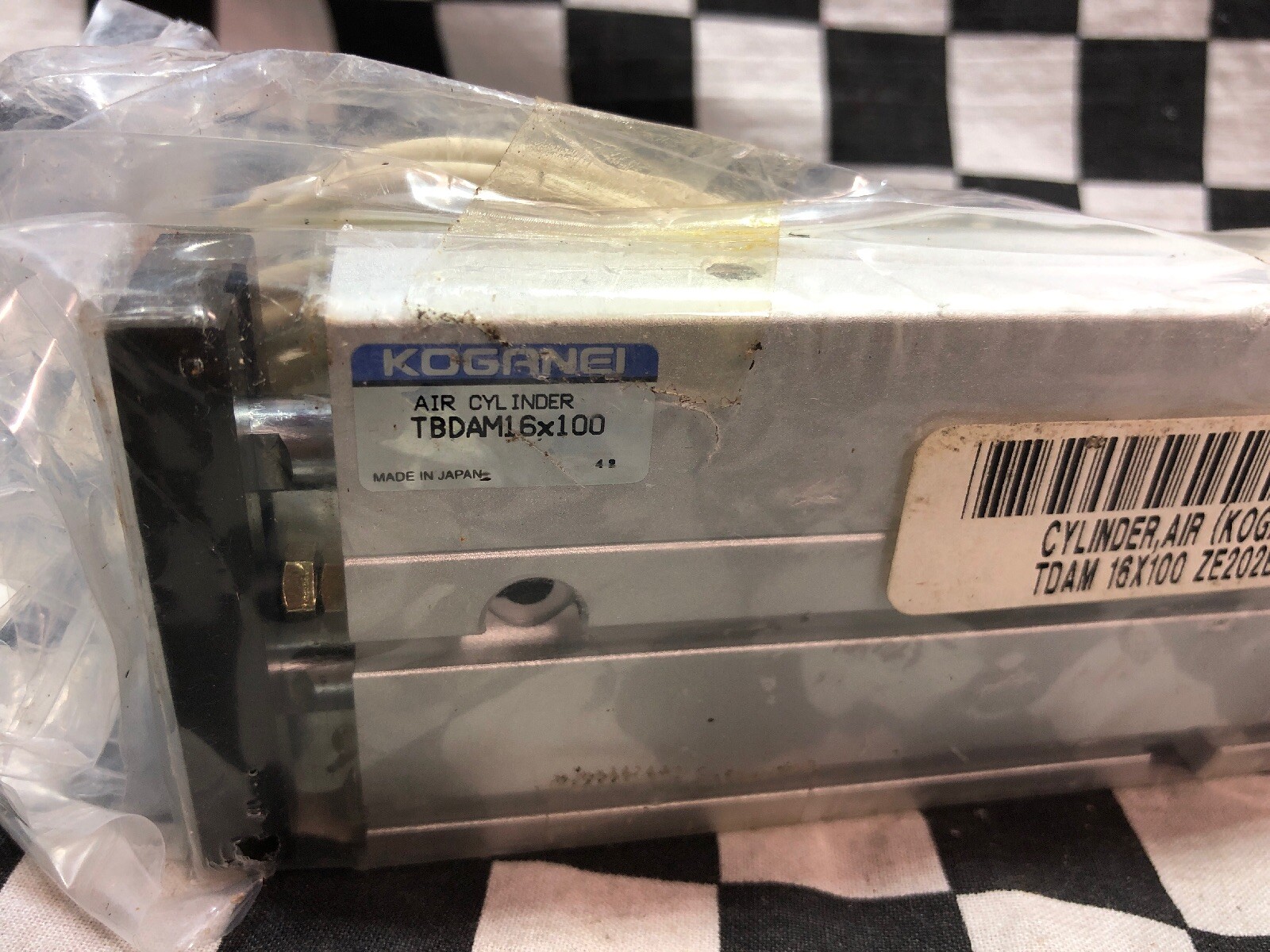 Koganei Air Cylinder with sensor ZE200B2, TBDAM16x100, TBDAM16 X 100 Shipsameday