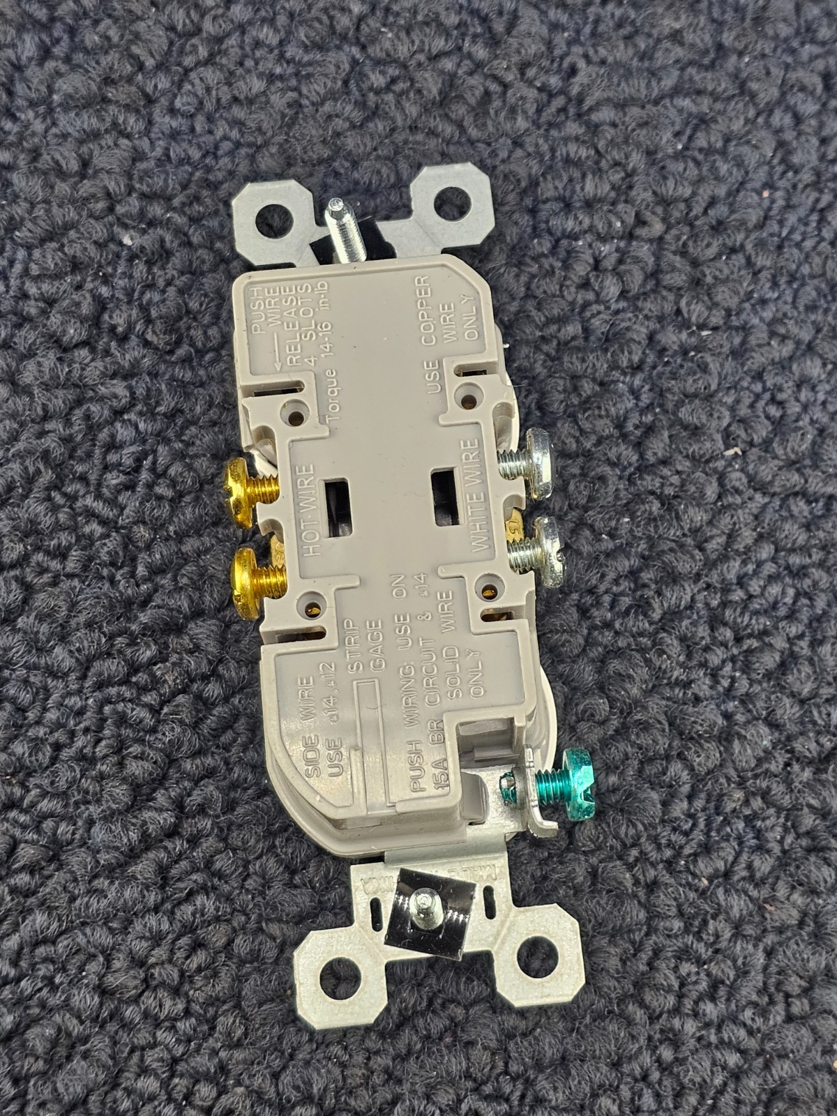 (QTY 10) Pass & Seymour 3232TR-W Tamper Resistant Duplex Receptacle 15A 125V