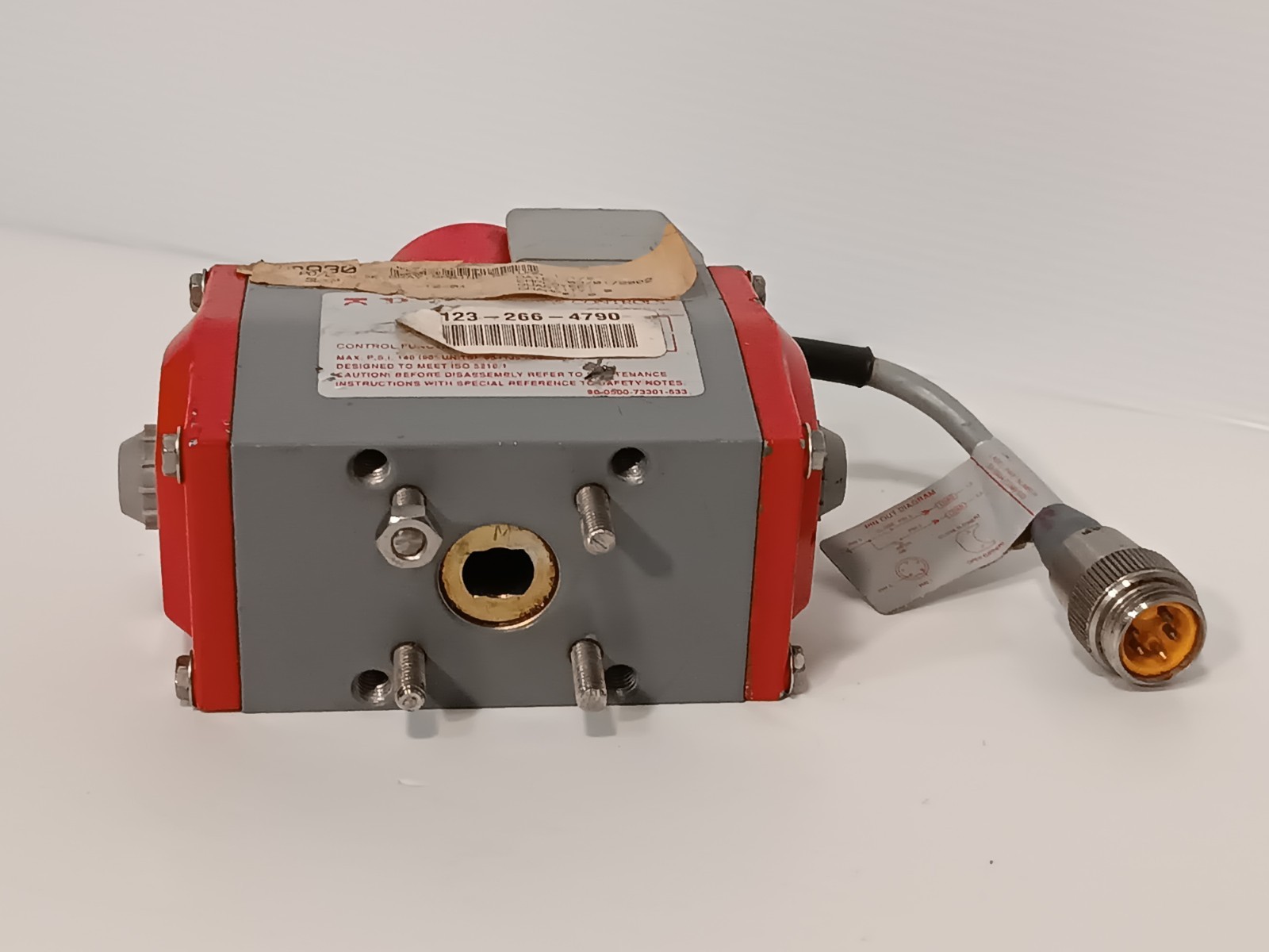 Bray 90-0500-73301-533 Series 92/93 Pneumatic Actuator w 52-0004-71104-536 Prox
