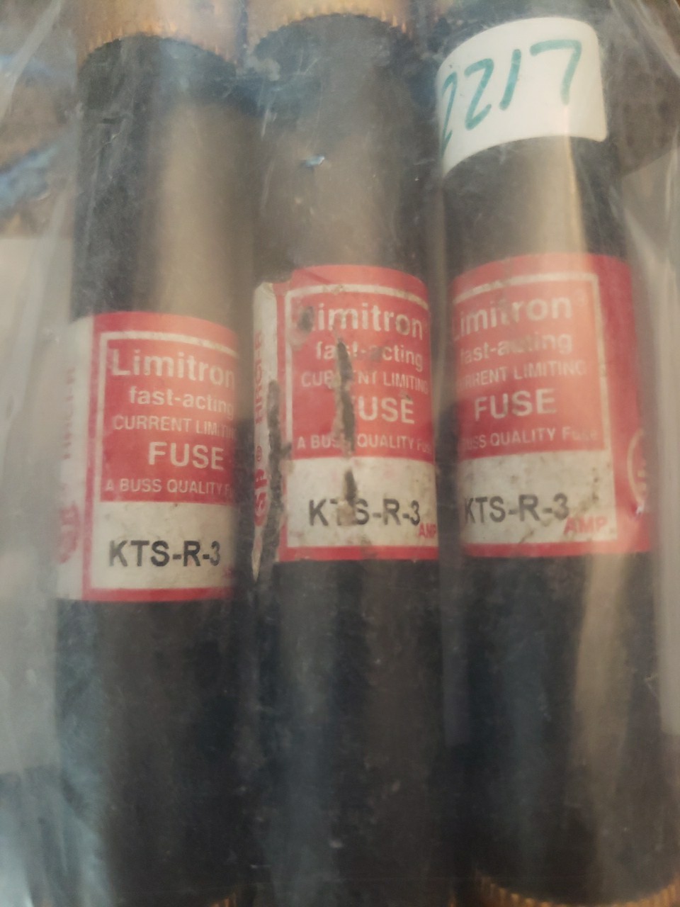 LOT OF (3) BUSSMANN LIMITRON FAST ACTING 3A 600V FUSES KTS-R-3