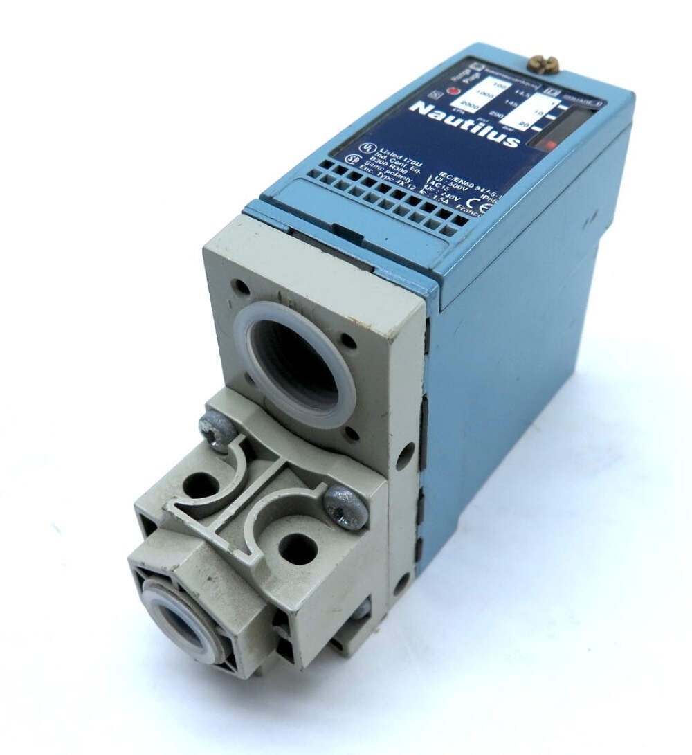 Telemecanique Square D Nautilus XML A020A2S11 Pressure Switch 20bar 290psi