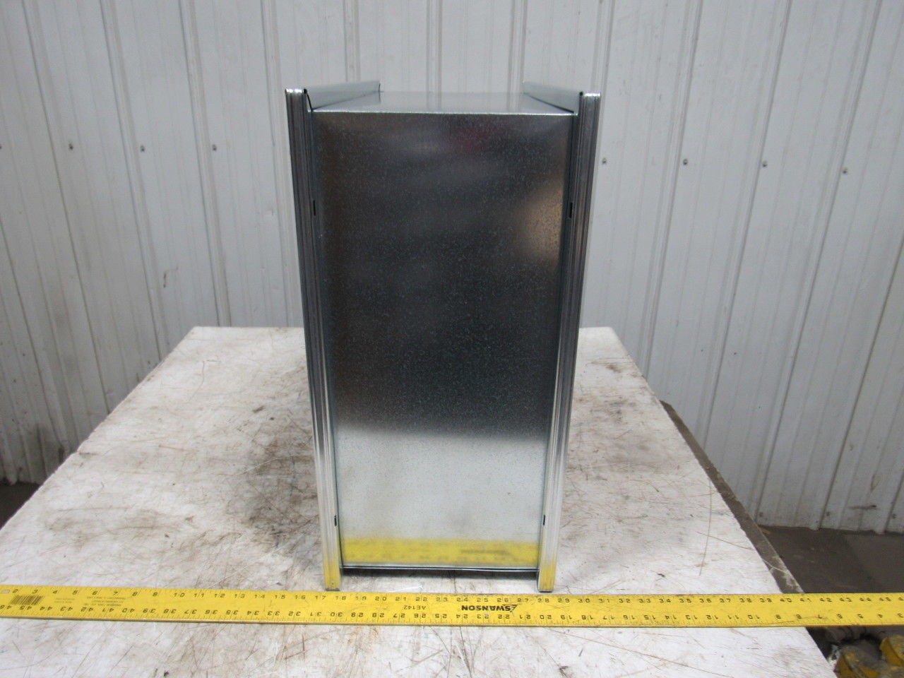Aerostar 16266 24x24x12 MERV 11 Double Header Steel & Fiberglass Media Filter