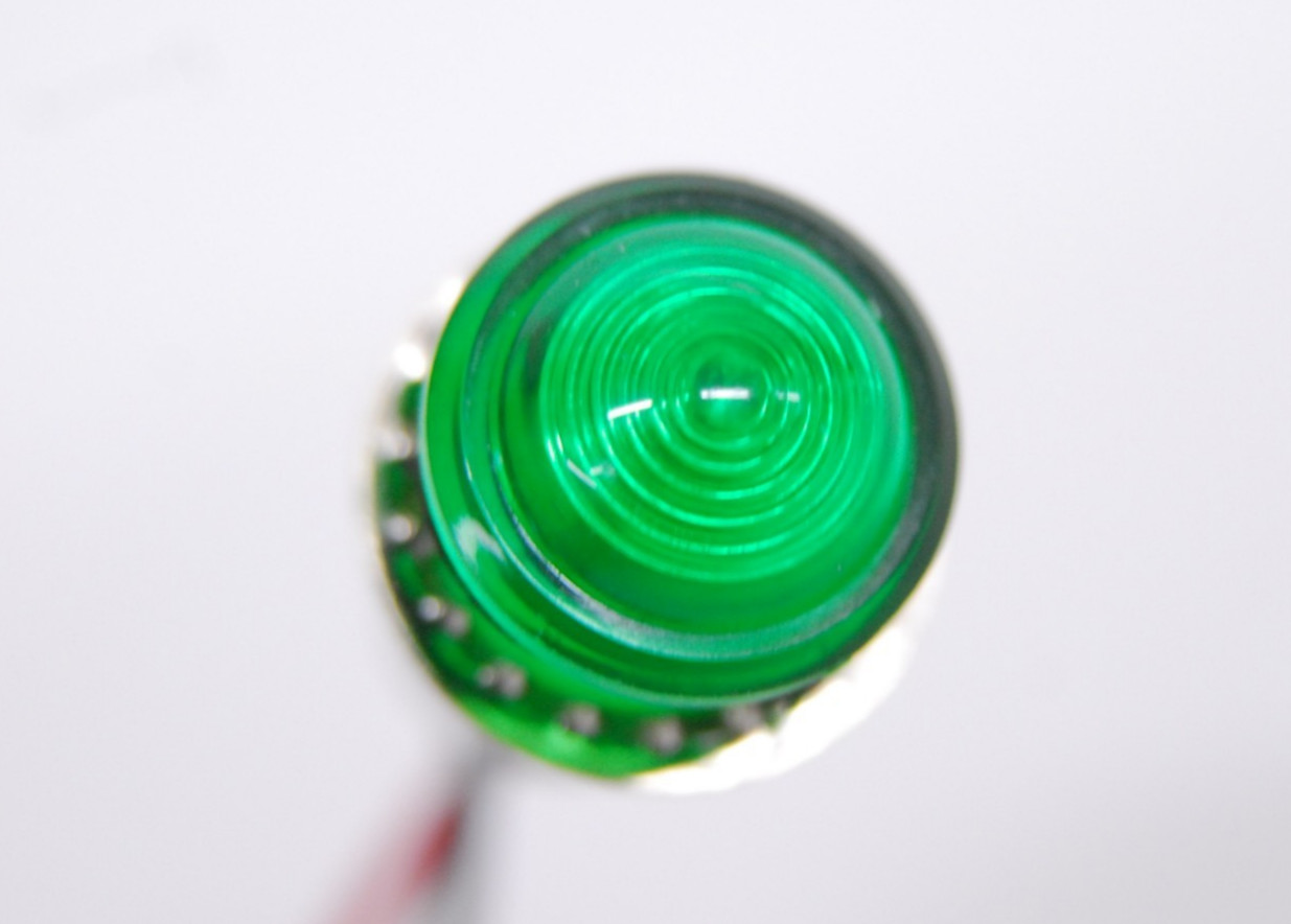 Dialight 657-2604-103F 24 VDC 0.68″ Green LED Dome Panel Mount Indicator