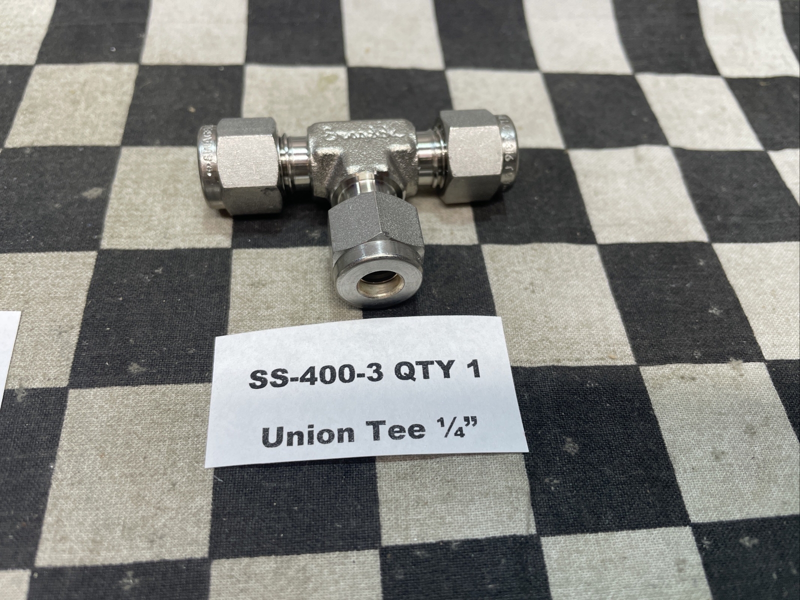 SWAGELOK SS-400-3, SS-400-1-4, SS-400-1-2, TEE UNION 1/4″ TUBE, LOT OF 4 #YB9