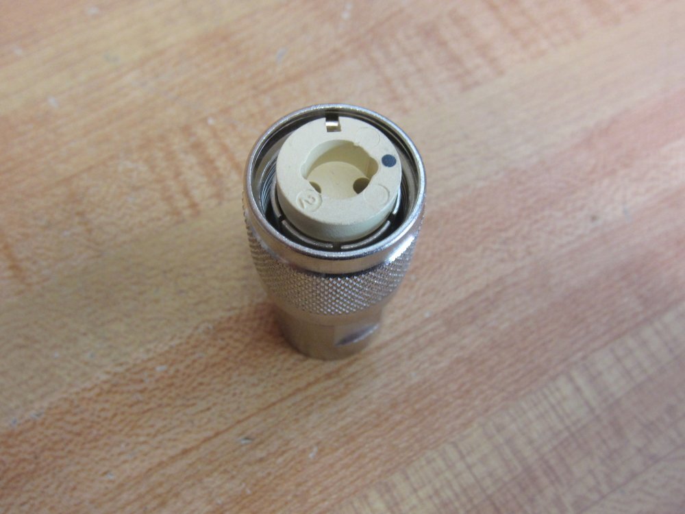 Amphenol 82-5589 Male Connector Plug 554-04/92