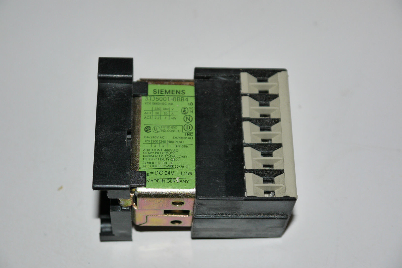 SIEMENS FURNAS ELECTRIC 3TJ5001-0BB4 CONTACTOR 4 POLE 24 VDC