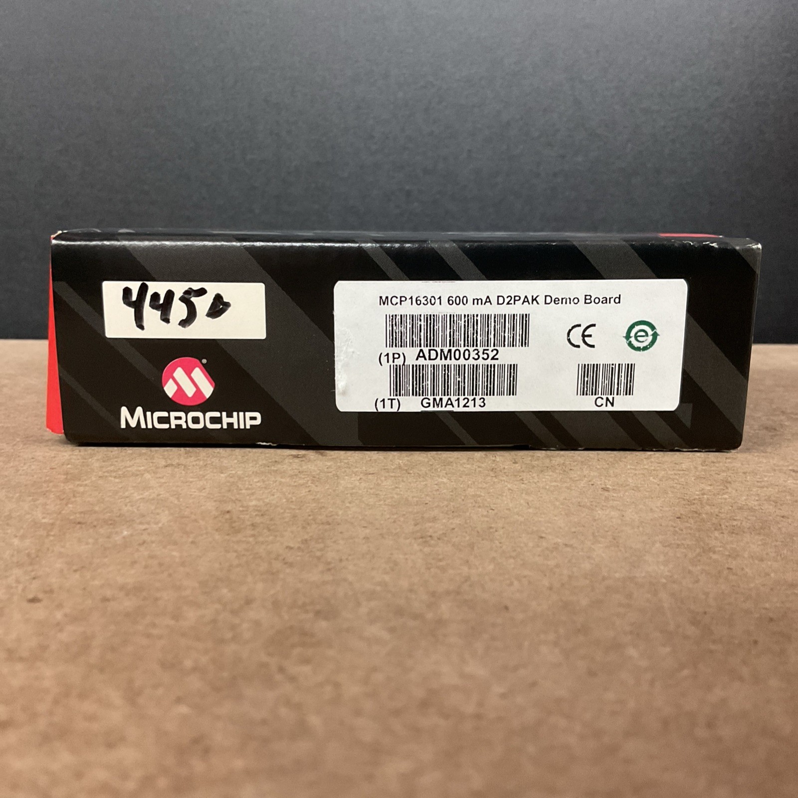 Microchip Development Tools ADM00352 MCP16301 600 mA D2PAK Demo Board