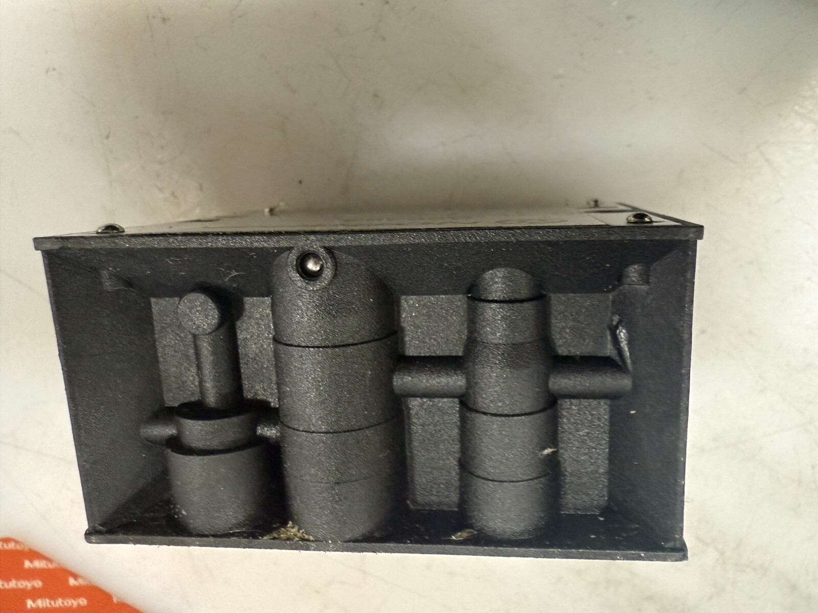 Norgren D0039A Two-Hand Pneumatic Switch Control Module, 5/32 Tube 40-120psi B03