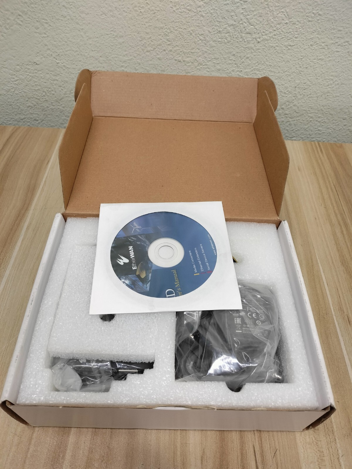 ETHERWAN EM1000TSC XPRESSO MEDIA CONVERTER *OPEN BOX*
