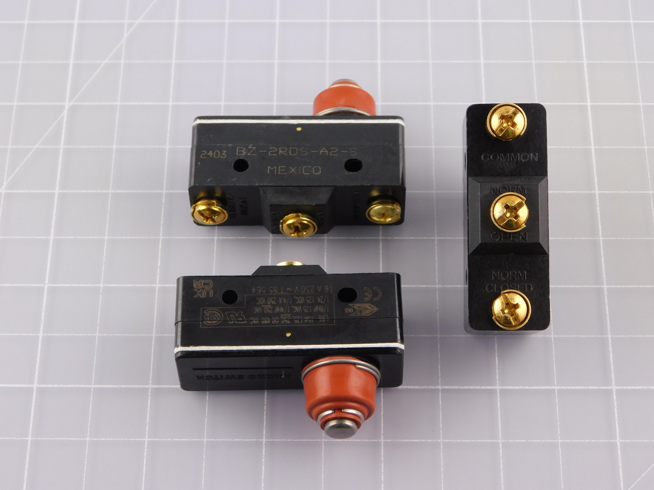 Lot of 11 HONEYWELL BZ-2RDS-A2-S Basic / Snap Action Switches 15A @ 259 VAC SPDT