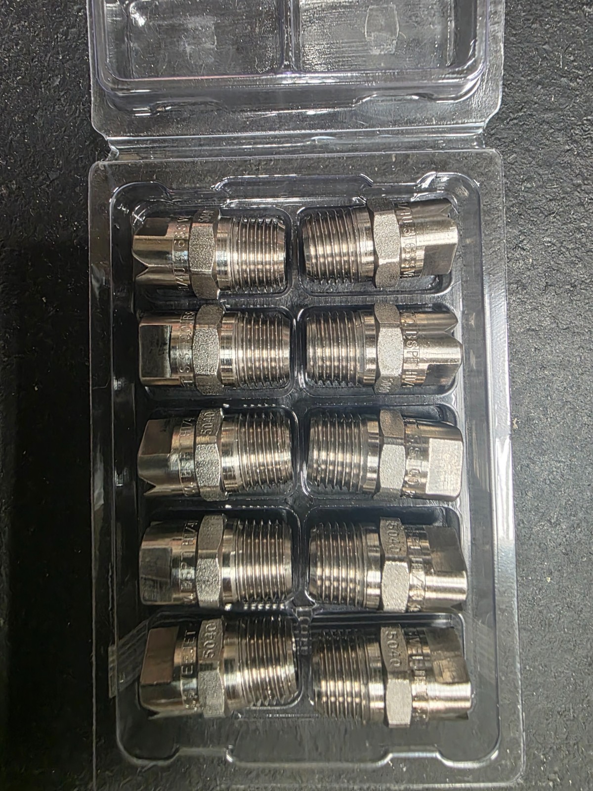 (Lot of 10) VeeJet 316 SS Flat Spray Nozzles 1/4″ BSPT H1/4U, 1/4