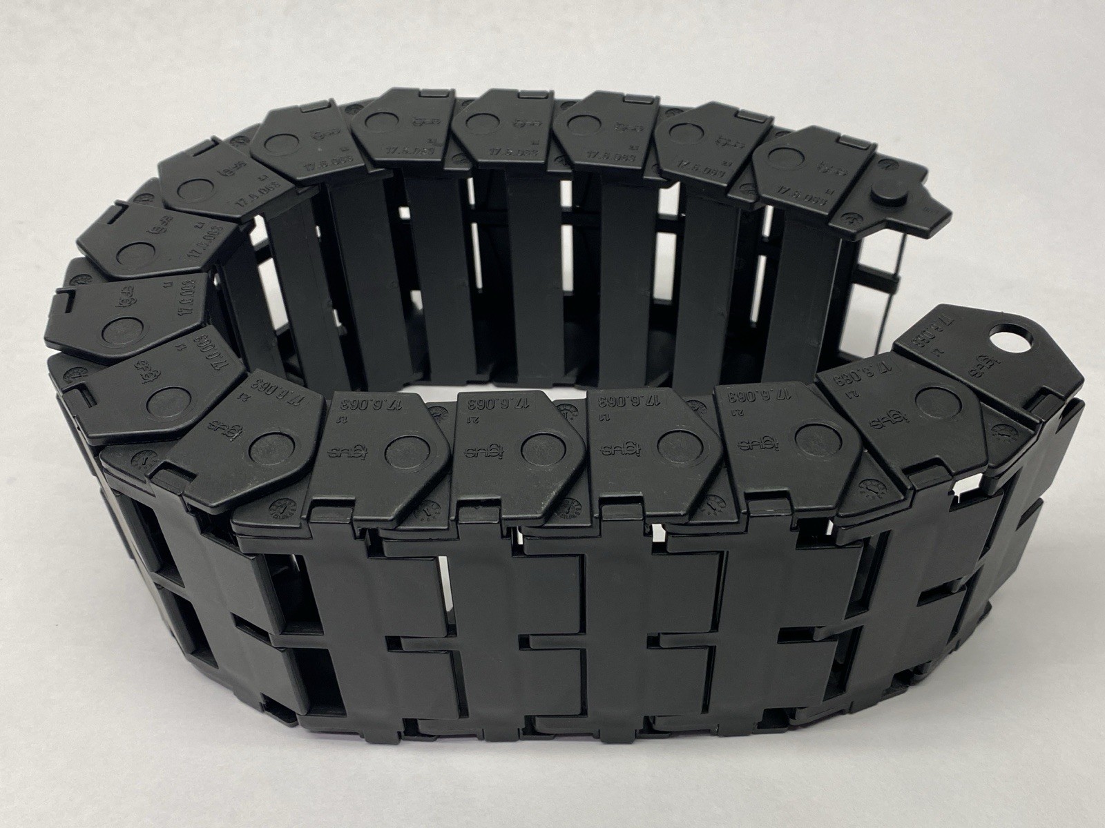 Igus 17.6.063.0 Series 17 Energy Chain 17 Links 1.7ft