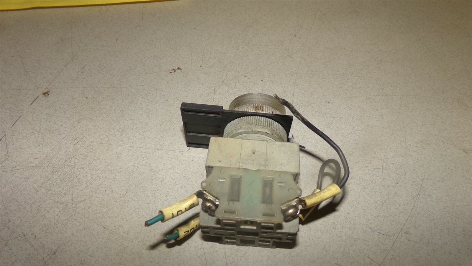Izumi Unclamp Pallet Switch (Missing Button) 41-10570 0302 *FREE SHIPPING*