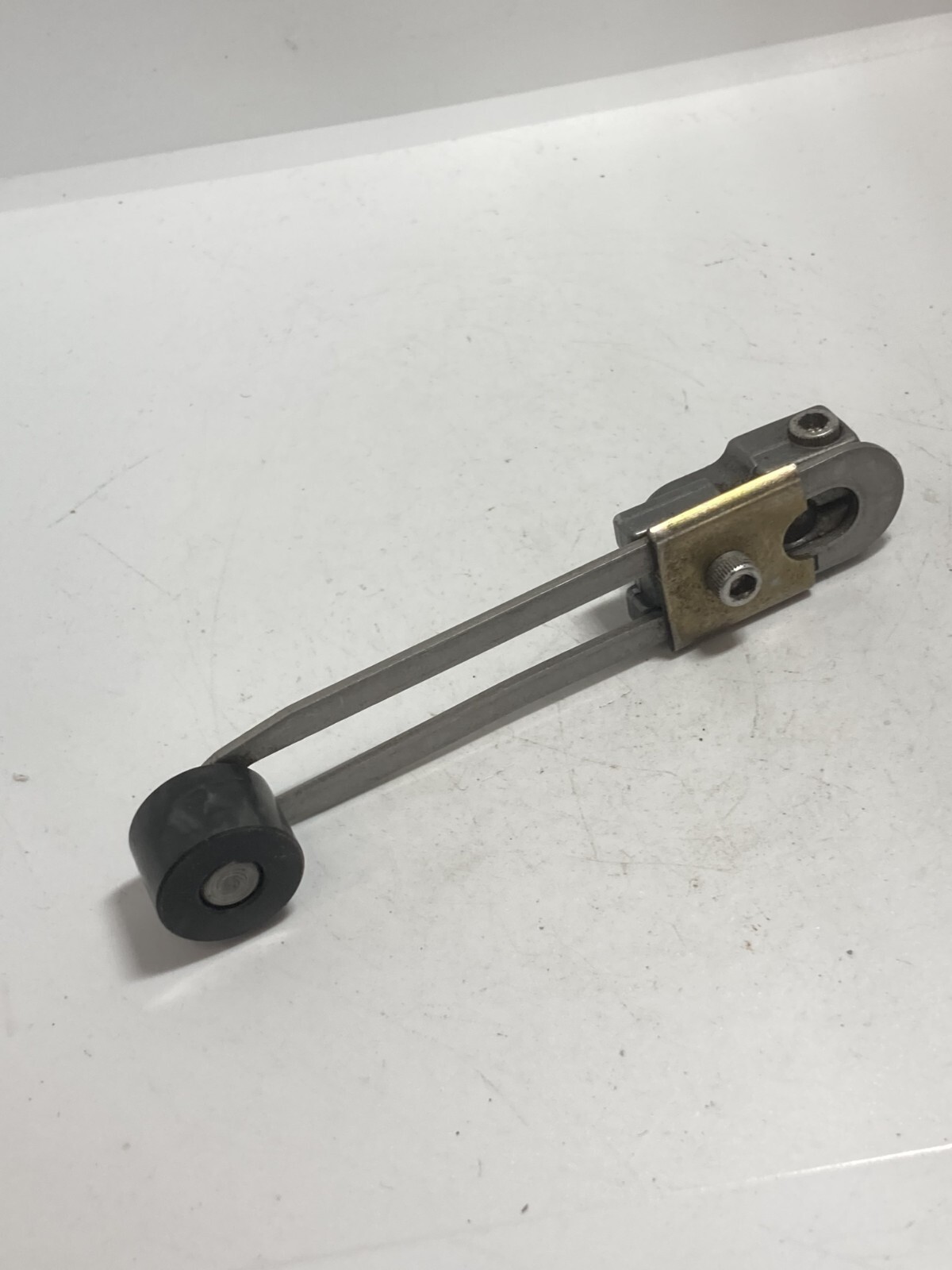 HONEYWELL LSZ52C LIMIT SWITCH ROLLER ARM ADJUSTABLE 1.50-3.50 RADIUS NYLON
