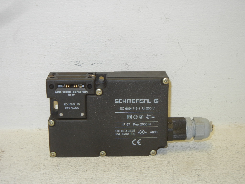 SCHMERSAL AZM 161SK-33RKA-024 M 16 USED SAFETY INTERLOCK AZM161SK33RKA024M16