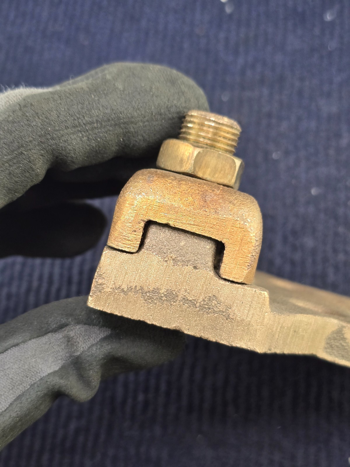 Burndy Q3A34-4N: Copper Lug Connector 400-500MCM Q3A344N