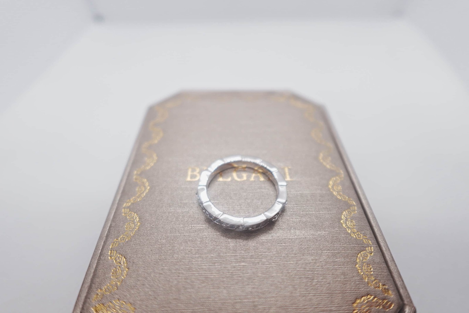GIFT.Tlffany&co Narrow Ring in 18K white Gold with Pavé Diamonds. USA Size 8