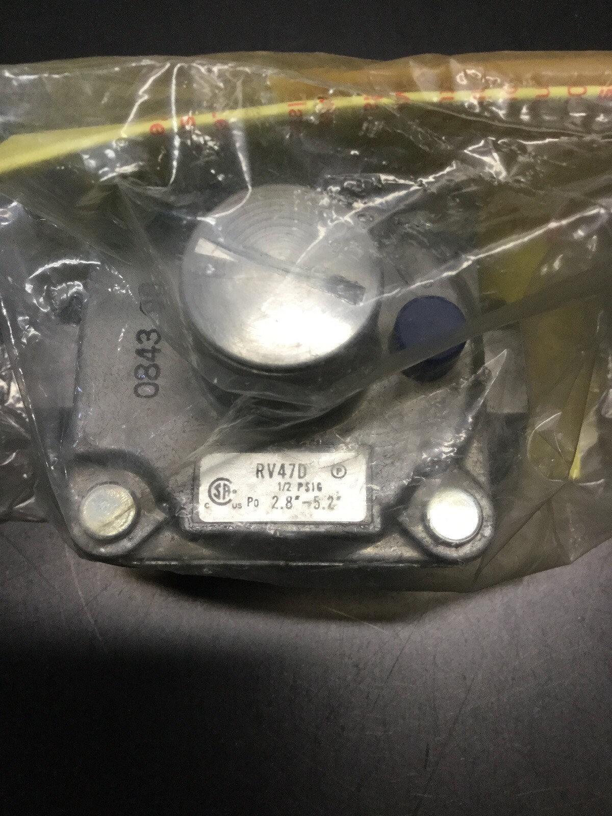 NEW, SEALED, MAXITROL, RV47D, GAS PRESSURE REGULATOR, 1/2 PSIG, 4.0”-8.0”(22K-1)