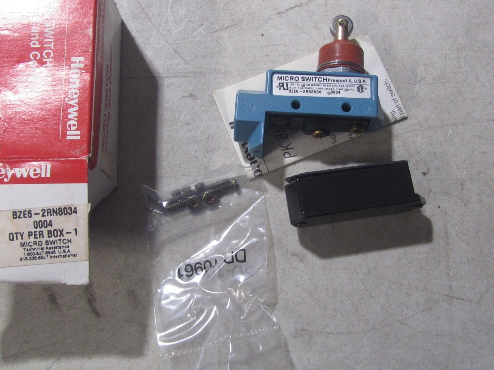 Honeywell BZE6-2RN8034 Switch Limit N.O./N.C. SPDT Top Roller Plunger Screw M…