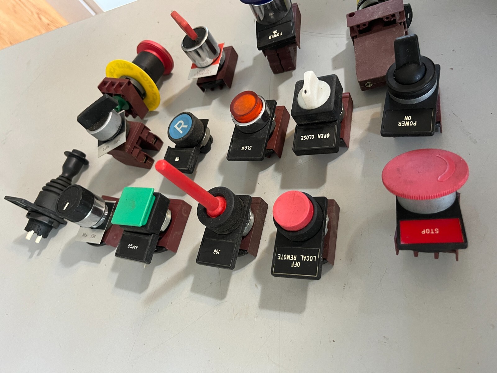 Assorted Switches/Knobs, Electrical, 15 in Lot