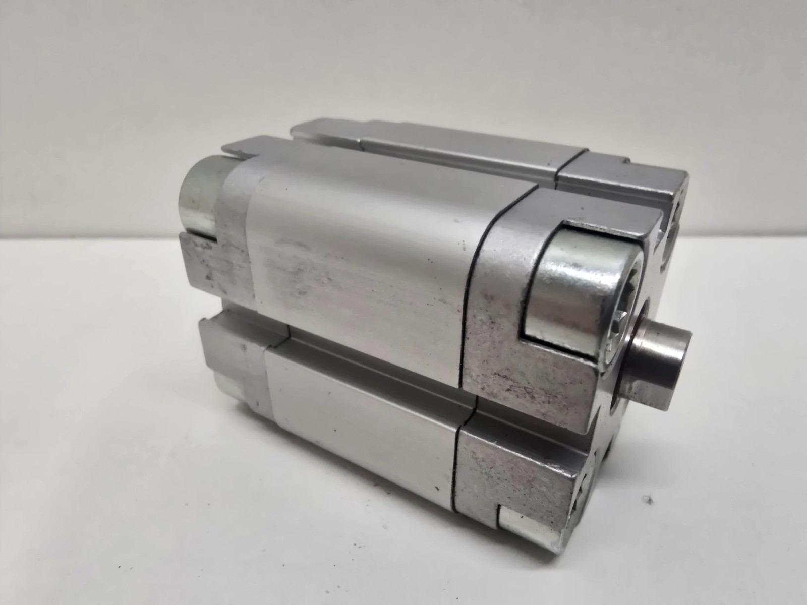 NEW OLD STOCK! FESTO COMPACT CYLINDER ADVU-25-15-P-A