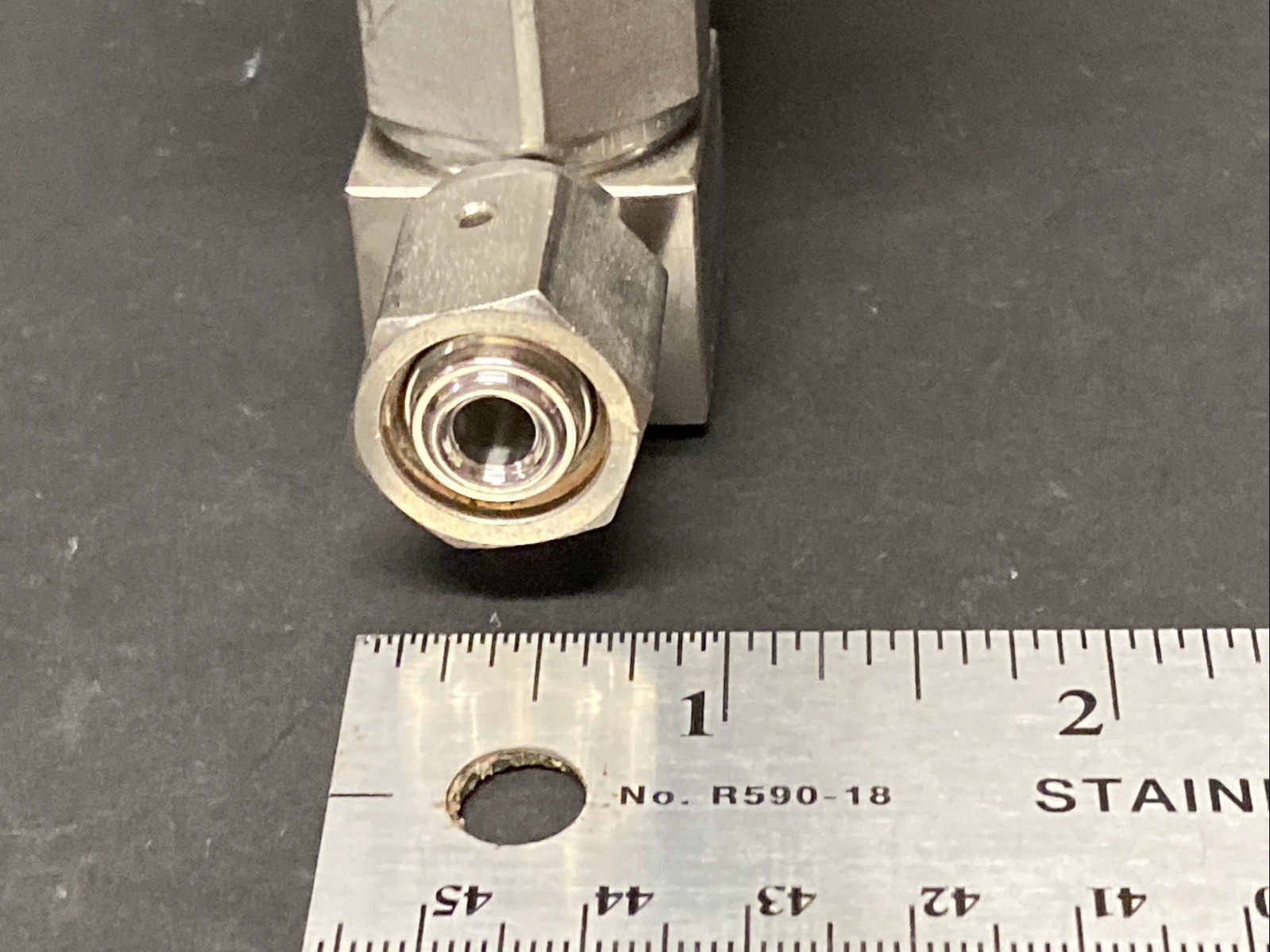 NICE CLEAN SWAGELOK BELLOWS VALVE SS-4BG-V51 With Check Valve SS-4C2-1 1 PSI YA