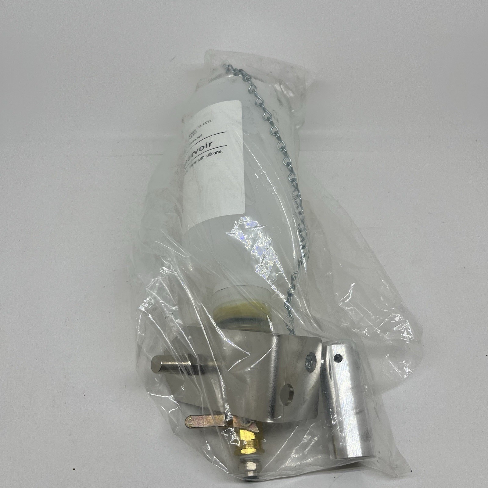 Carco ES-374-RQ-11 Reservoir Feeder Plastic Bottle W/ Mounting Bracket New