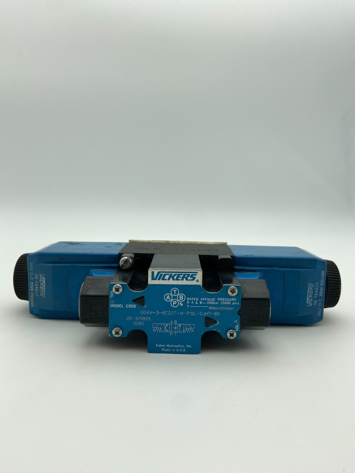EATON | Vickers-Directional- 02-325825, DG4V-3-6C207-M-P12L-DJH7-60 -Genuine-New