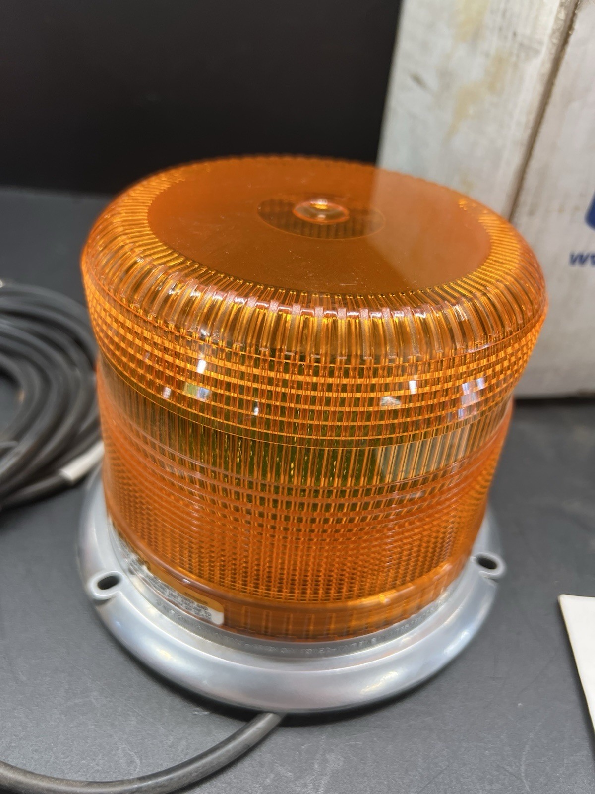 ECCO STROBE BEACON 6650 AMBER 3 BOLT 12-24 VDC NOS