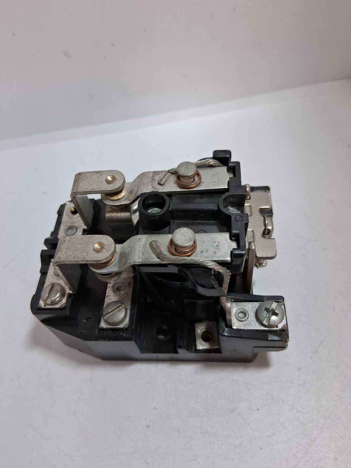 DAYTON 3X749E POWER RELAY 30A 2HP 240V 50/60HZ