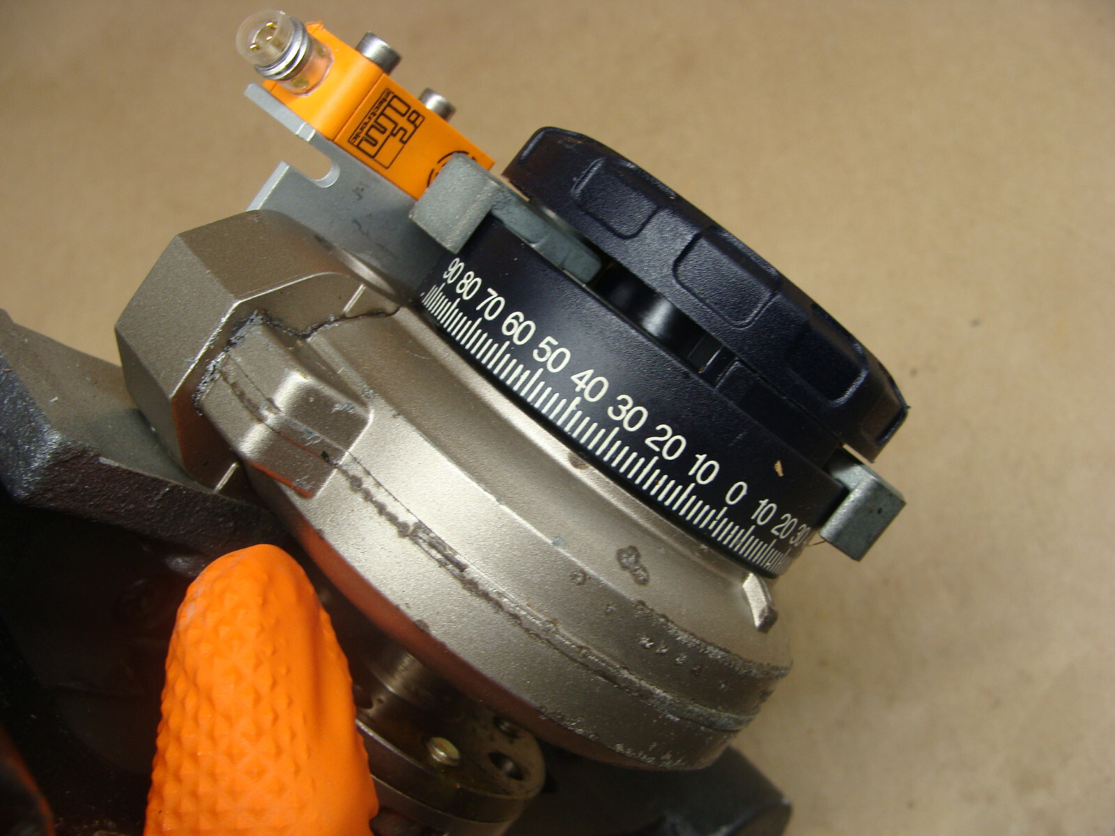 FESTO DSRL-25-180-P-FW SEMI-ROTARY DRIVE CYLINDER 30656 W/IS5035 IS-3002-BP0G/AS