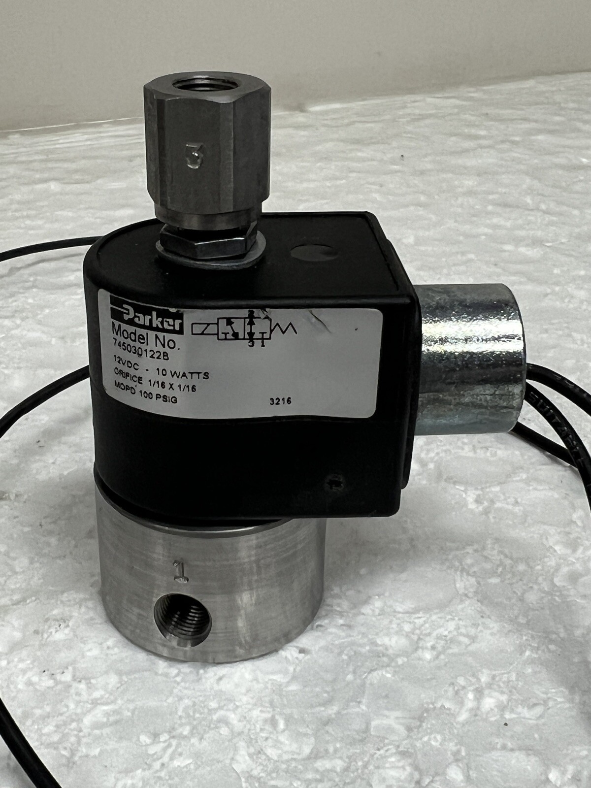Parker 745030122B 3-Way Valve 12VDC 10Watts Orifice 1/16×1/16 MOPD 100 PSIG NEW