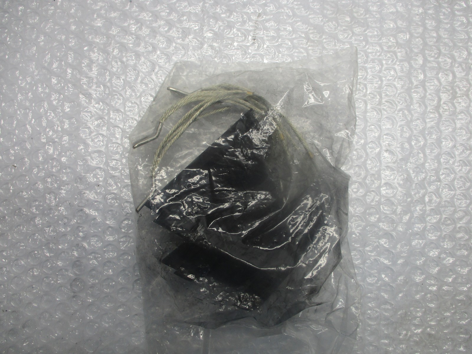 INDUSTRIAL SPARE T566 3/4X1-1/2X3-1/4 CARBON BRUSH LOT OF 3 NSNP